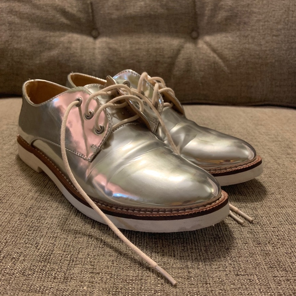 Zara Metallic Silver Oxford Shoes!
